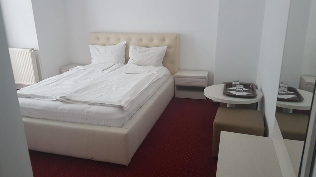 Casa Vinga - Restaurant&Jacuzzi Hotel Poiana Brasov Exterior photo